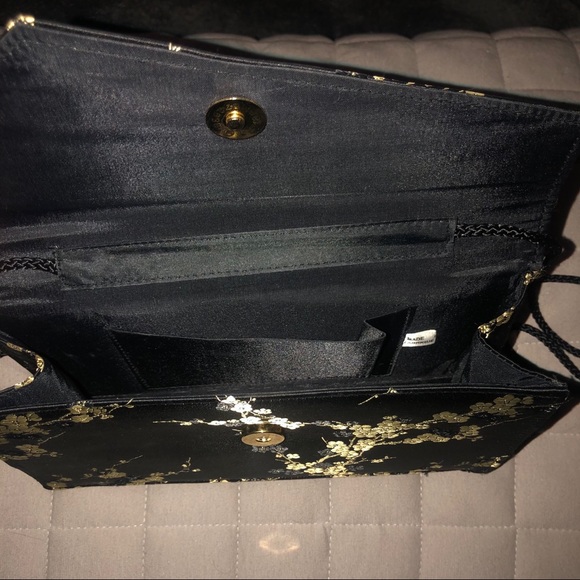 Crossbody Gold cherry blossom purse 2/$20!!! - Picture 3 of 3